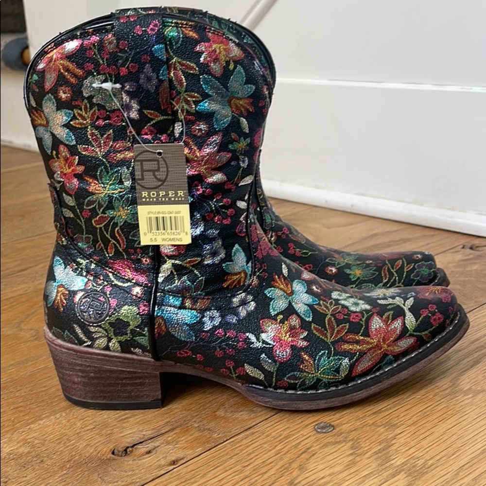 Women’s floral cowboy boots